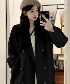 女性のオリジナルスタイルのウールコート